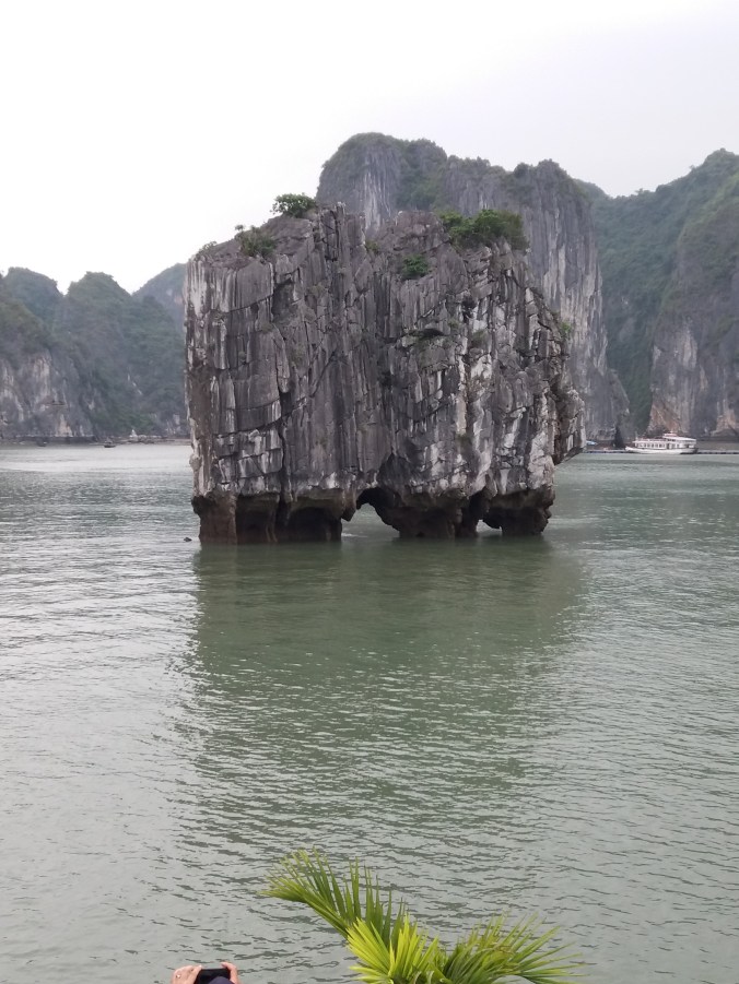Halong Bay, limstone karst
